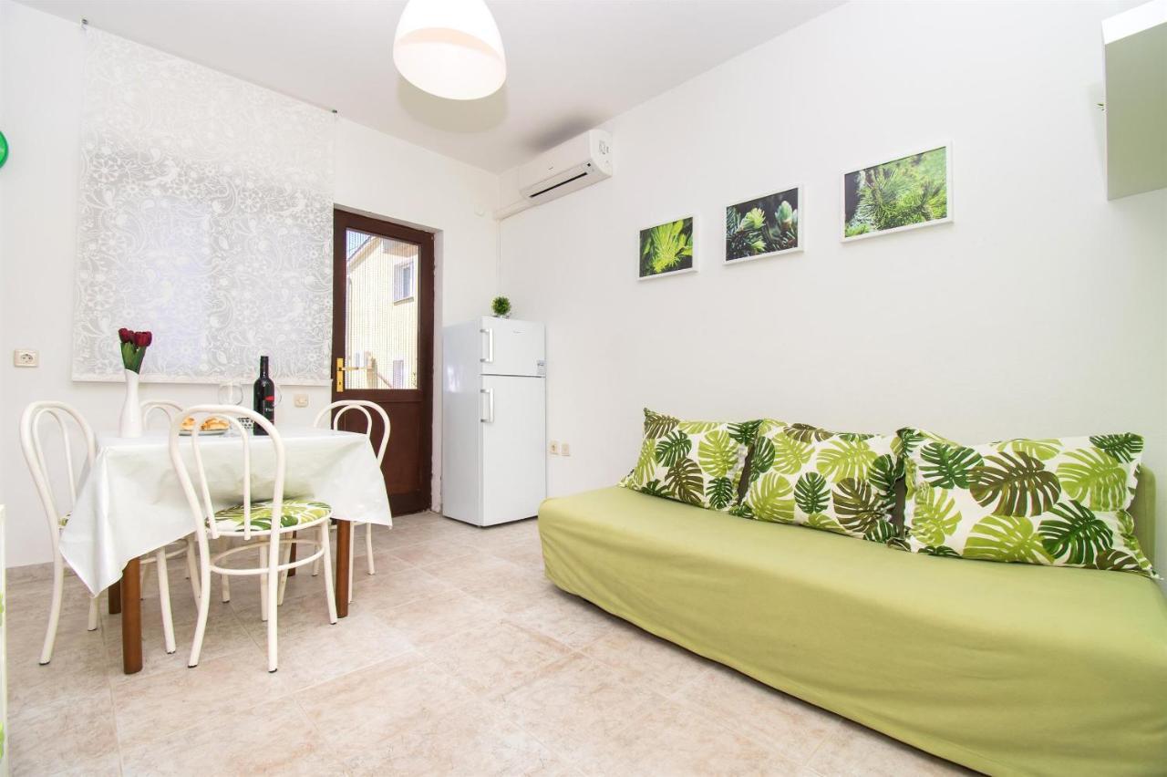 Apartments Dijana 파코스탄 외부 사진